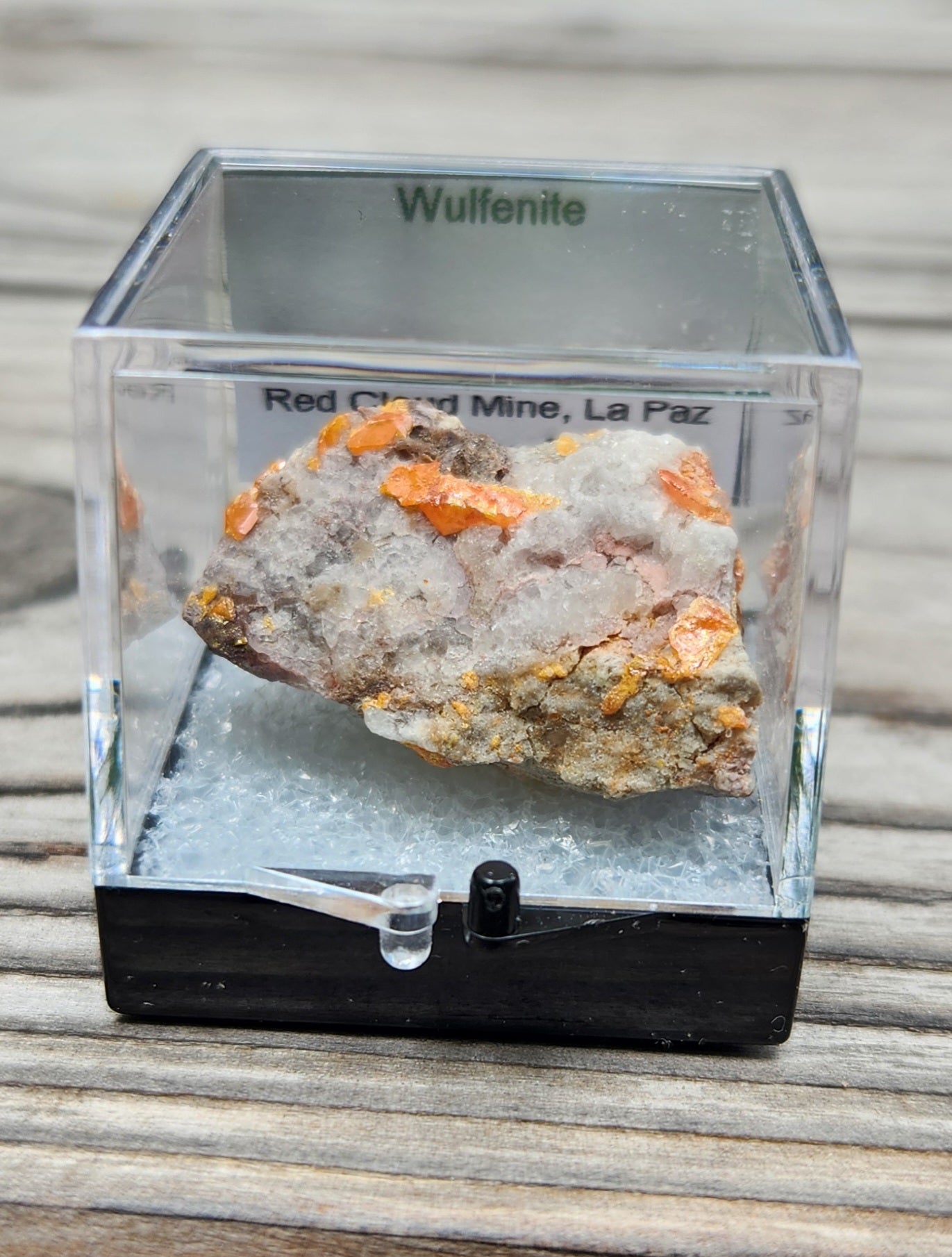 Wulfenite, Red Cloud Mine Arizona, UV Reactive, ItemSP249