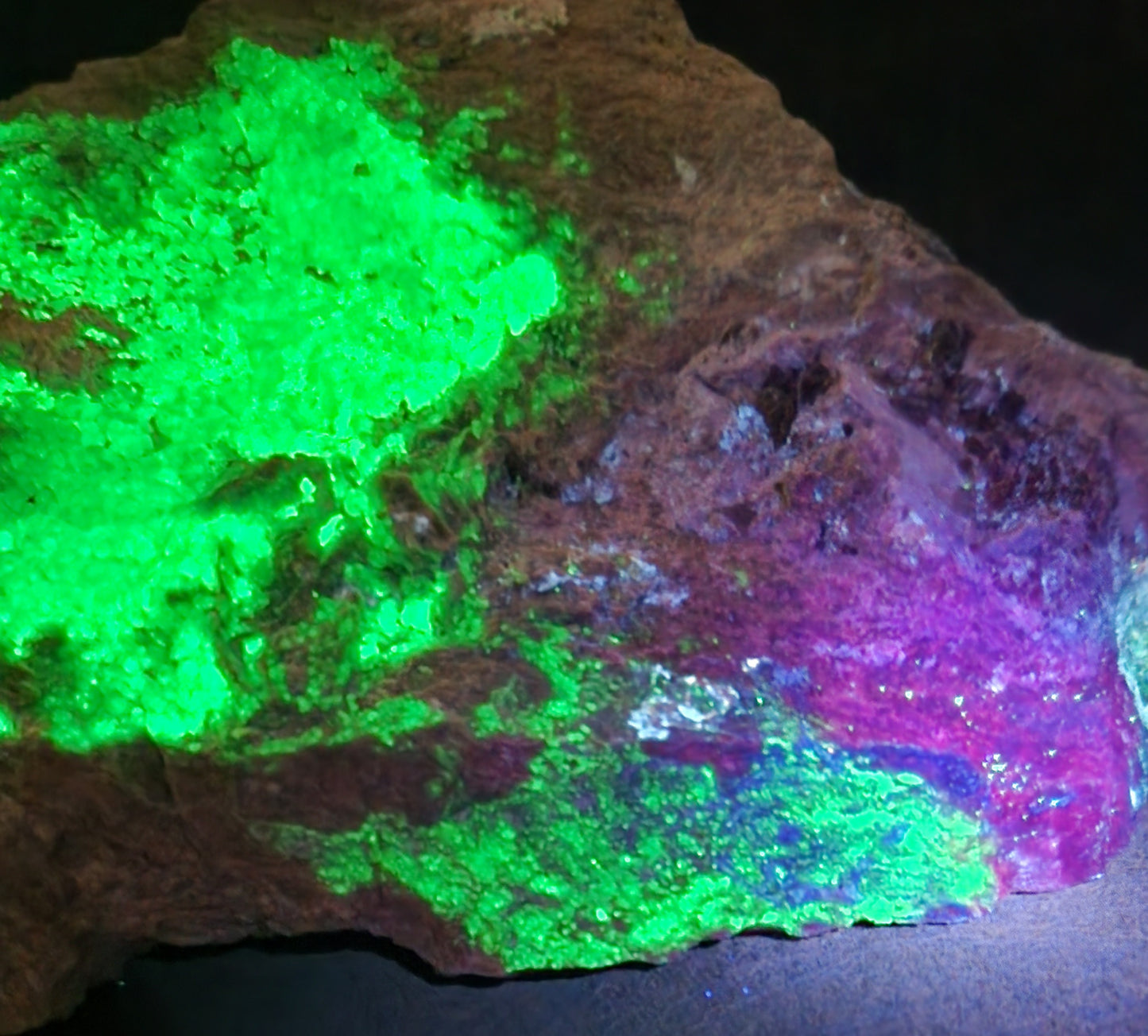 Botryoidal Hyalite Opal Specimen From Utah Highly UV Reactive Item SP401