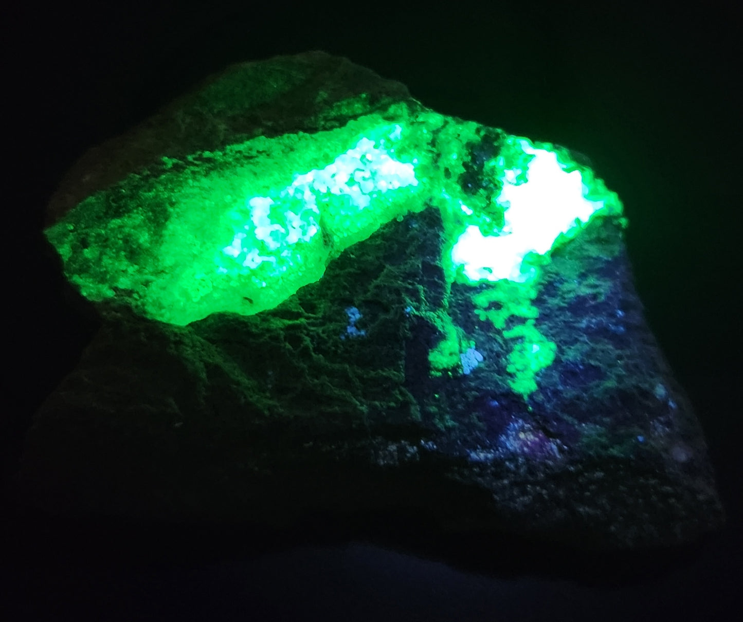 Botryoidal Hyalite Opal Specimen From Utah Highly UV Reactive Item SP402