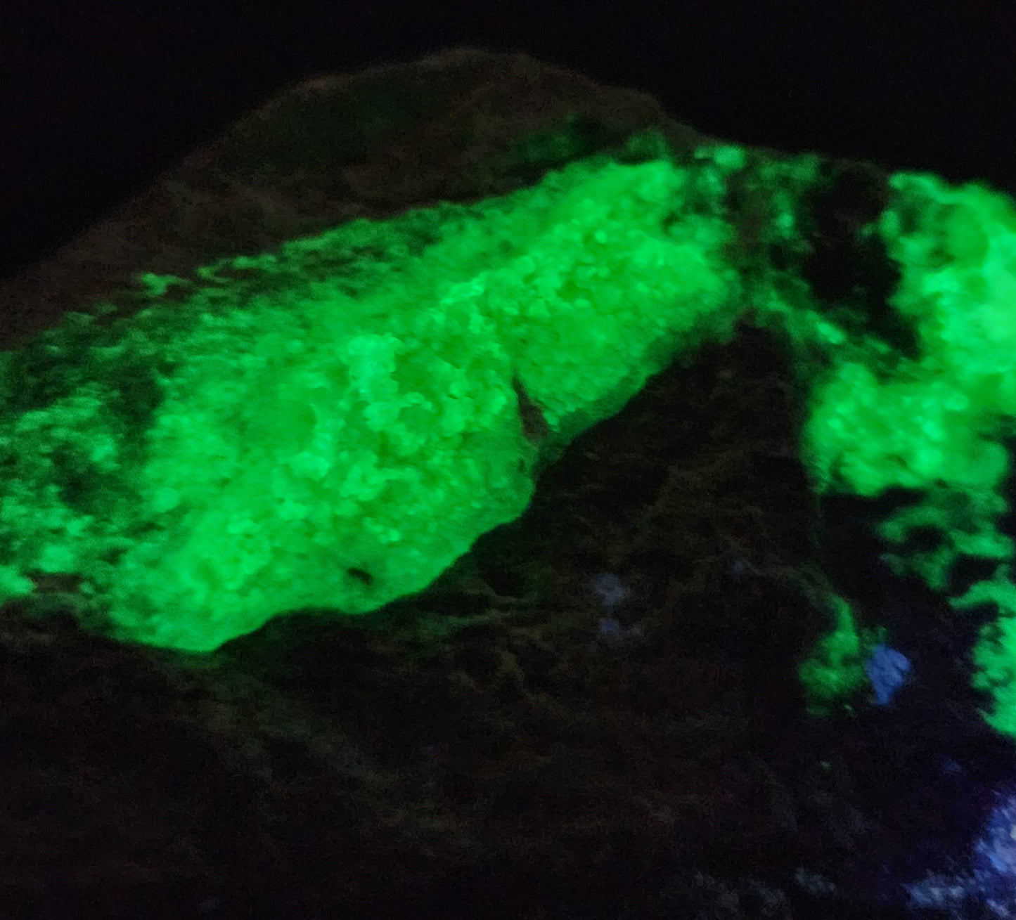 Botryoidal Hyalite Opal Specimen From Utah Highly UV Reactive Item SP402