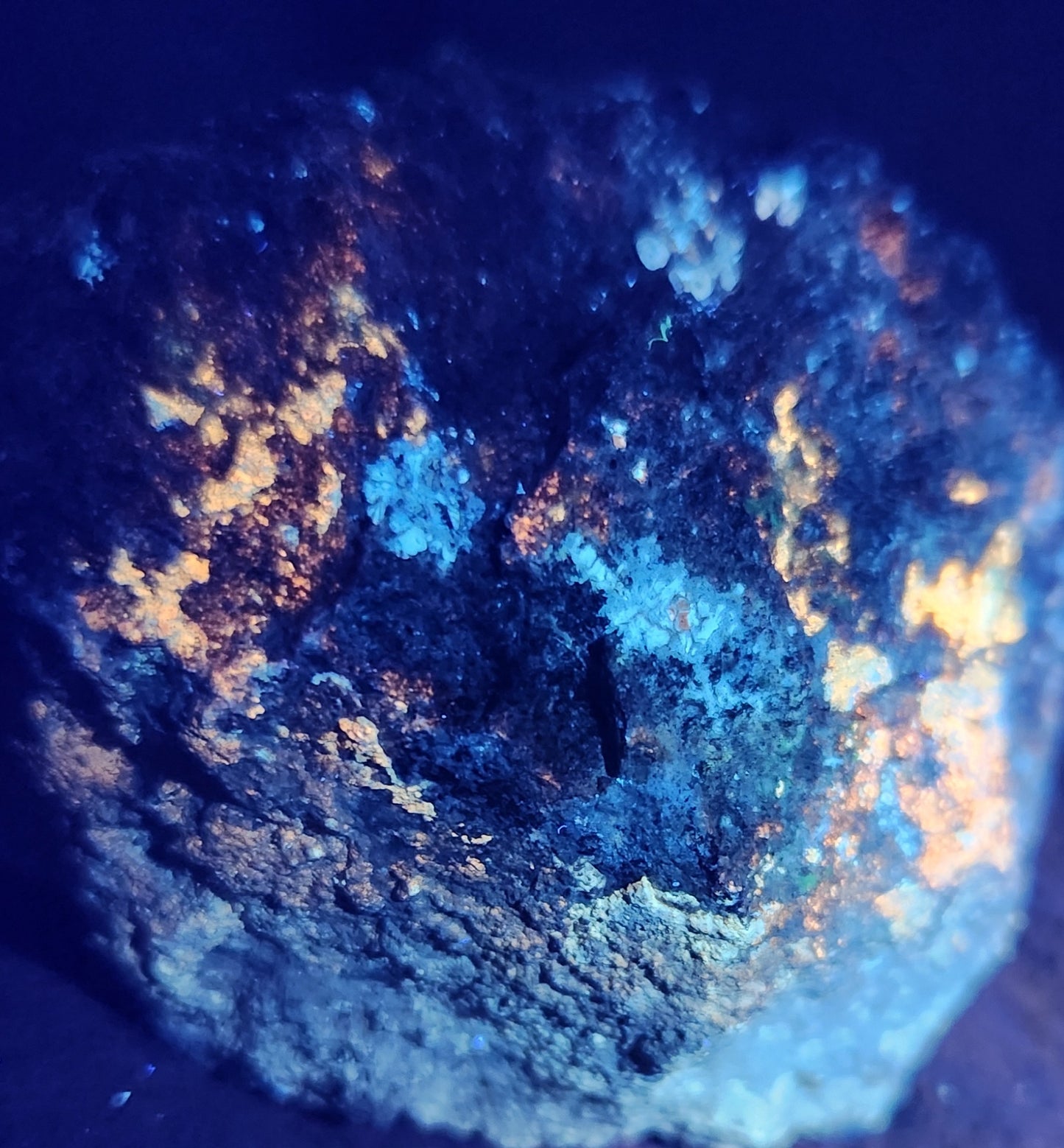 Botryoidal Hyalite Opal Specimen From Utah Highly UV Reactive Item SP399