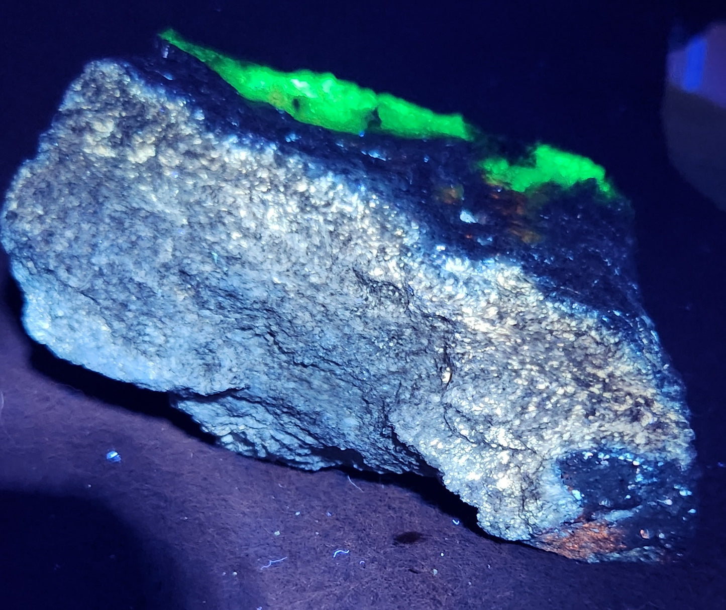 Botryoidal Hyalite Opal Specimen From Utah Highly UV Reactive Item SP402