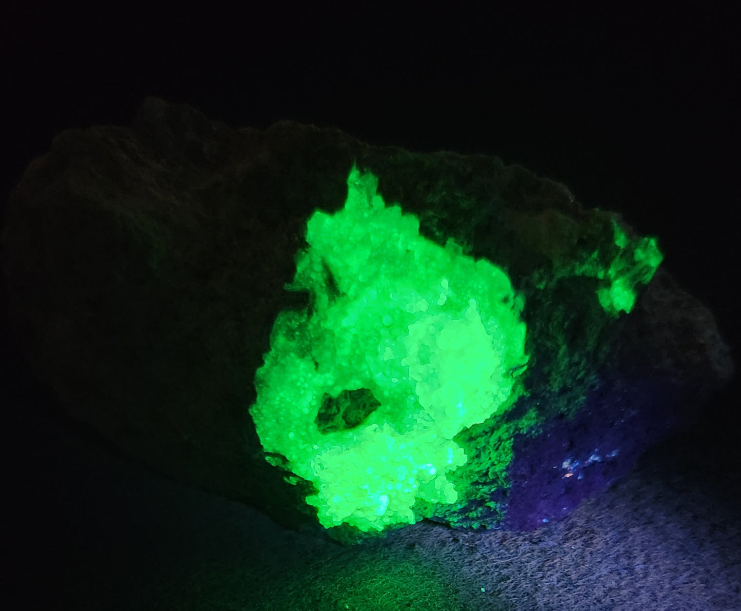 Botryoidal Hyalite Opal Specimen From Utah Highly UV Reactive Item SP404