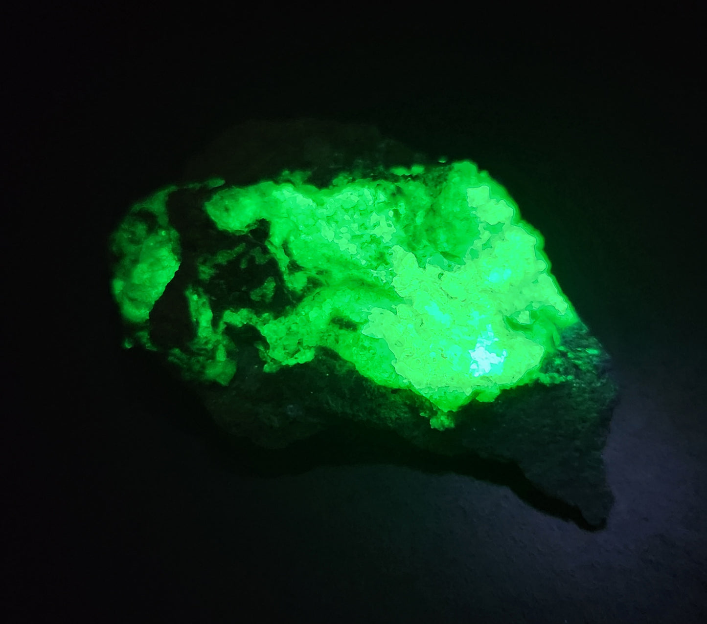 Botryoidal Hyalite Opal Specimen From Utah Highly UV Reactive Item SP405