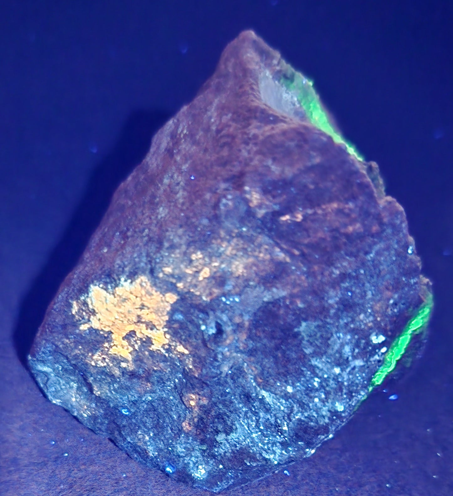 Botryoidal Hyalite Opal Specimen From Utah Highly UV Reactive Item SP406