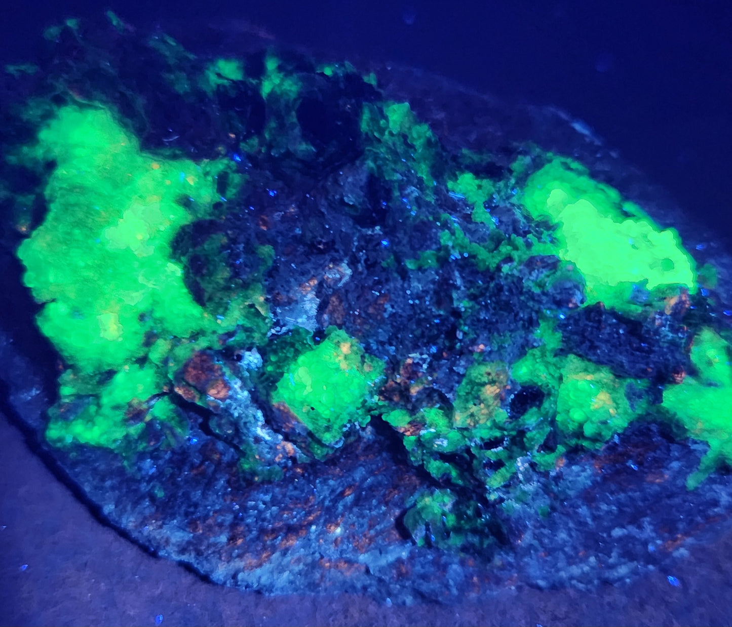 Botryoidal Hyalite Opal Specimen From Utah Highly UV Reactive Item SP407