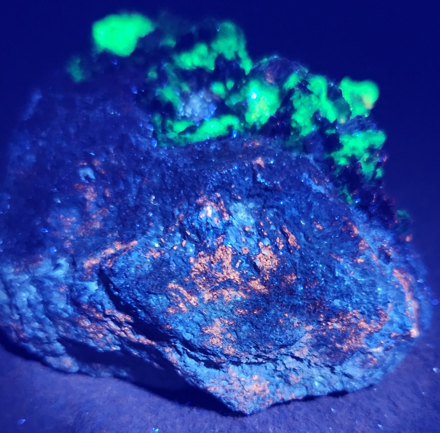 Botryoidal Hyalite Opal Specimen From Utah Highly UV Reactive Item SP407