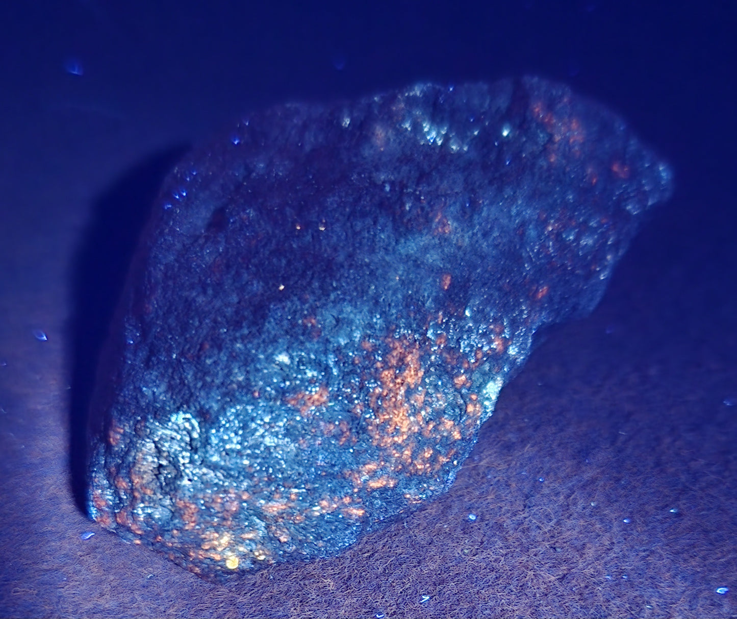 Botryoidal Hyalite Opal Specimen From Utah Highly UV Reactive Item SP412