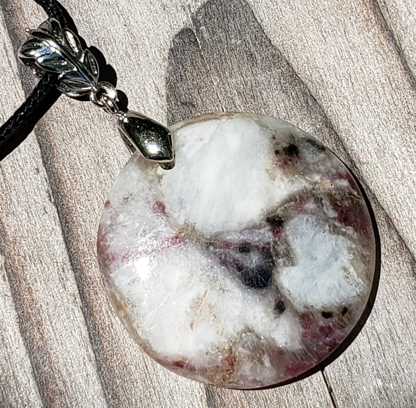 Mystery Necklace 33mm Round Item JL218