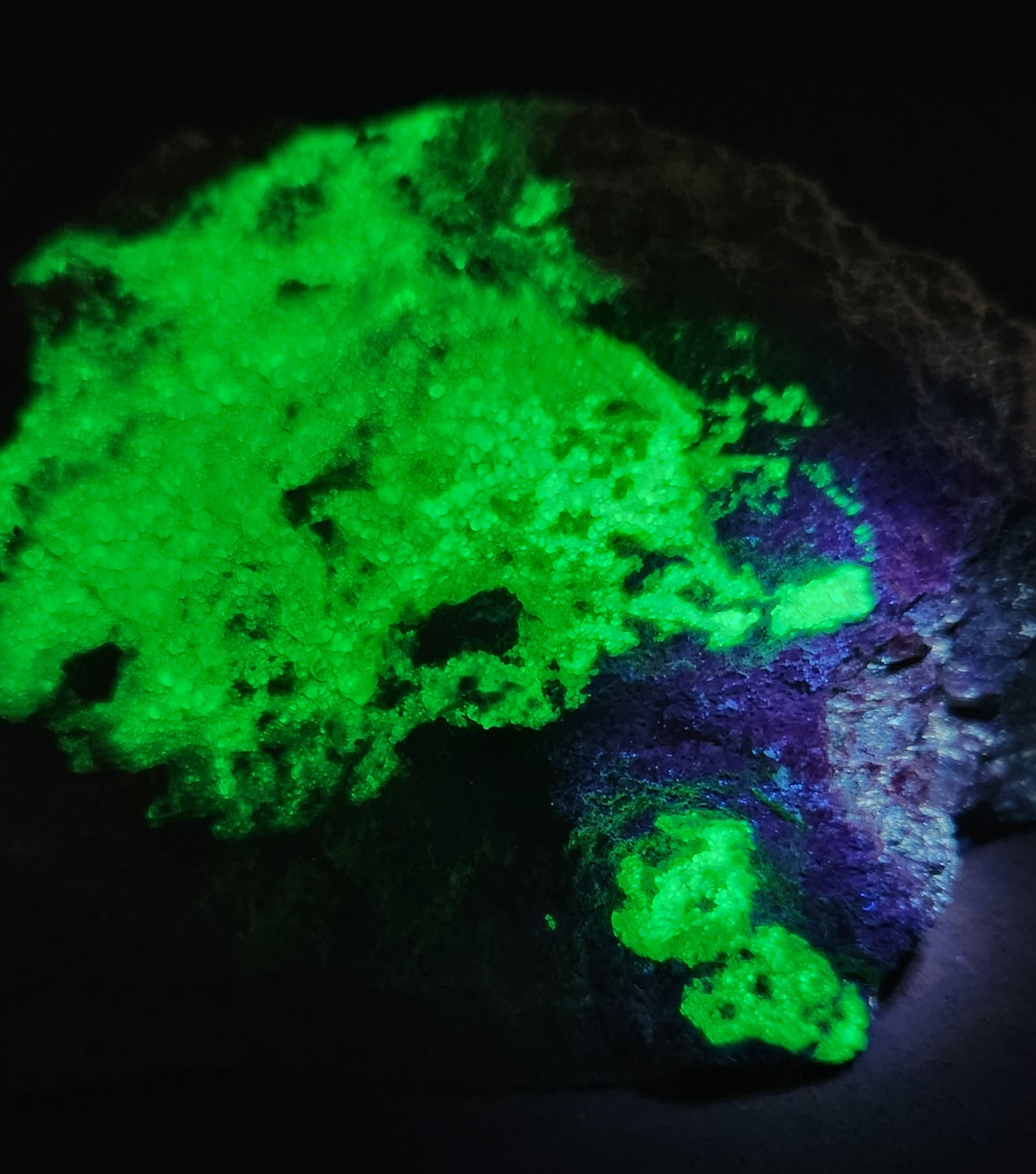 Botryoidal Hyalite Opal Specimen From Utah Highly UV Reactive Item SP397