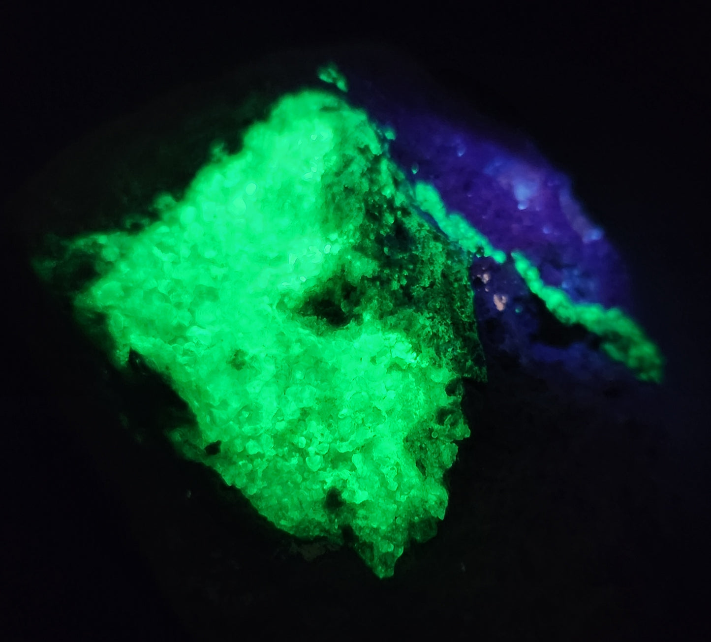 Botryoidal Hyalite Opal Specimen From Utah Highly UV Reactive Item SP398