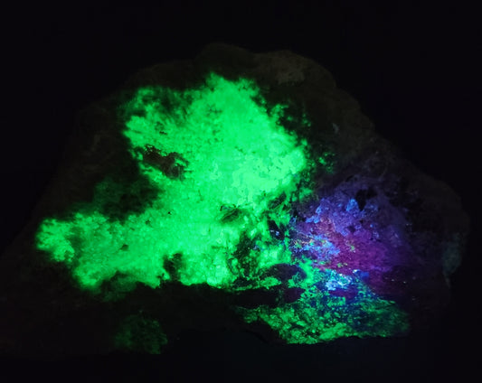 Botryoidal Hyalite Opal Specimen From Utah Highly UV Reactive Item SP401