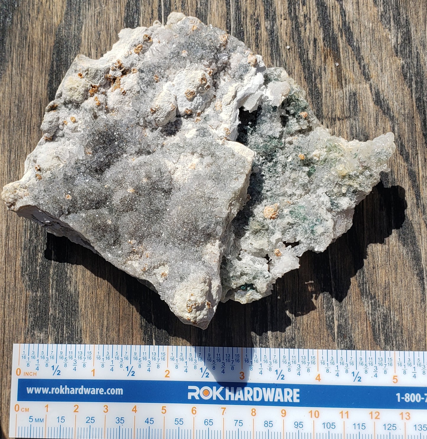 Flower amethyst plate with lilac and light green tones and sparkling druzy crystal surface AM10-4