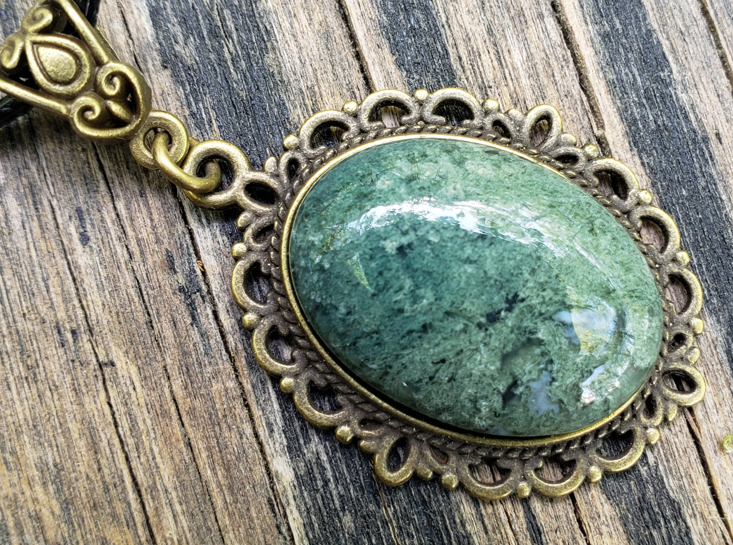 Handmade moss agate stone necklace close