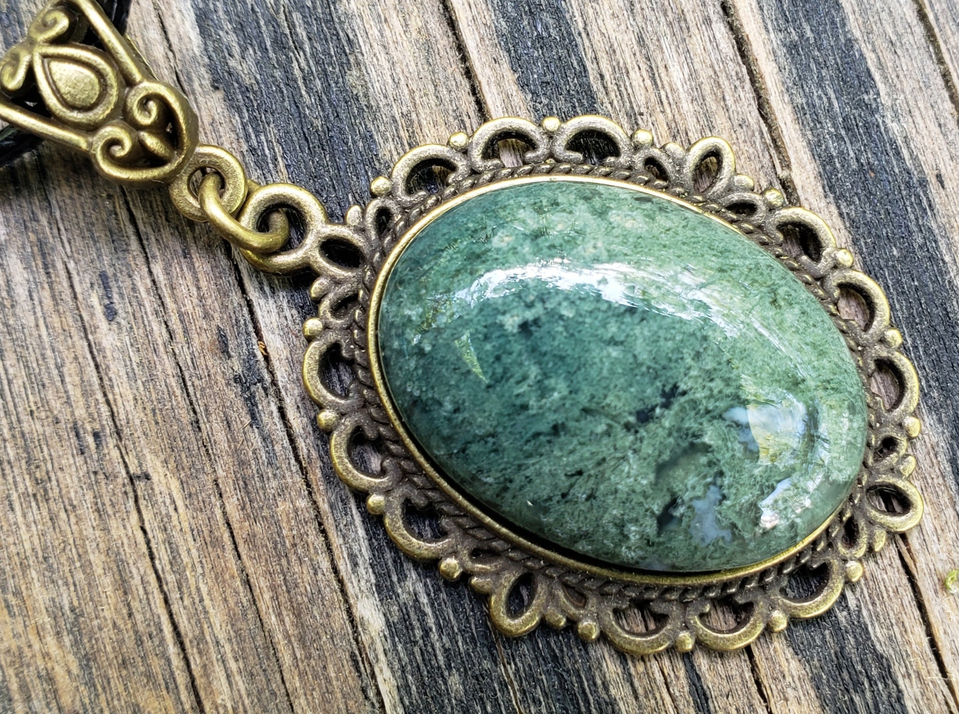 Handmade moss agate stone necklace close