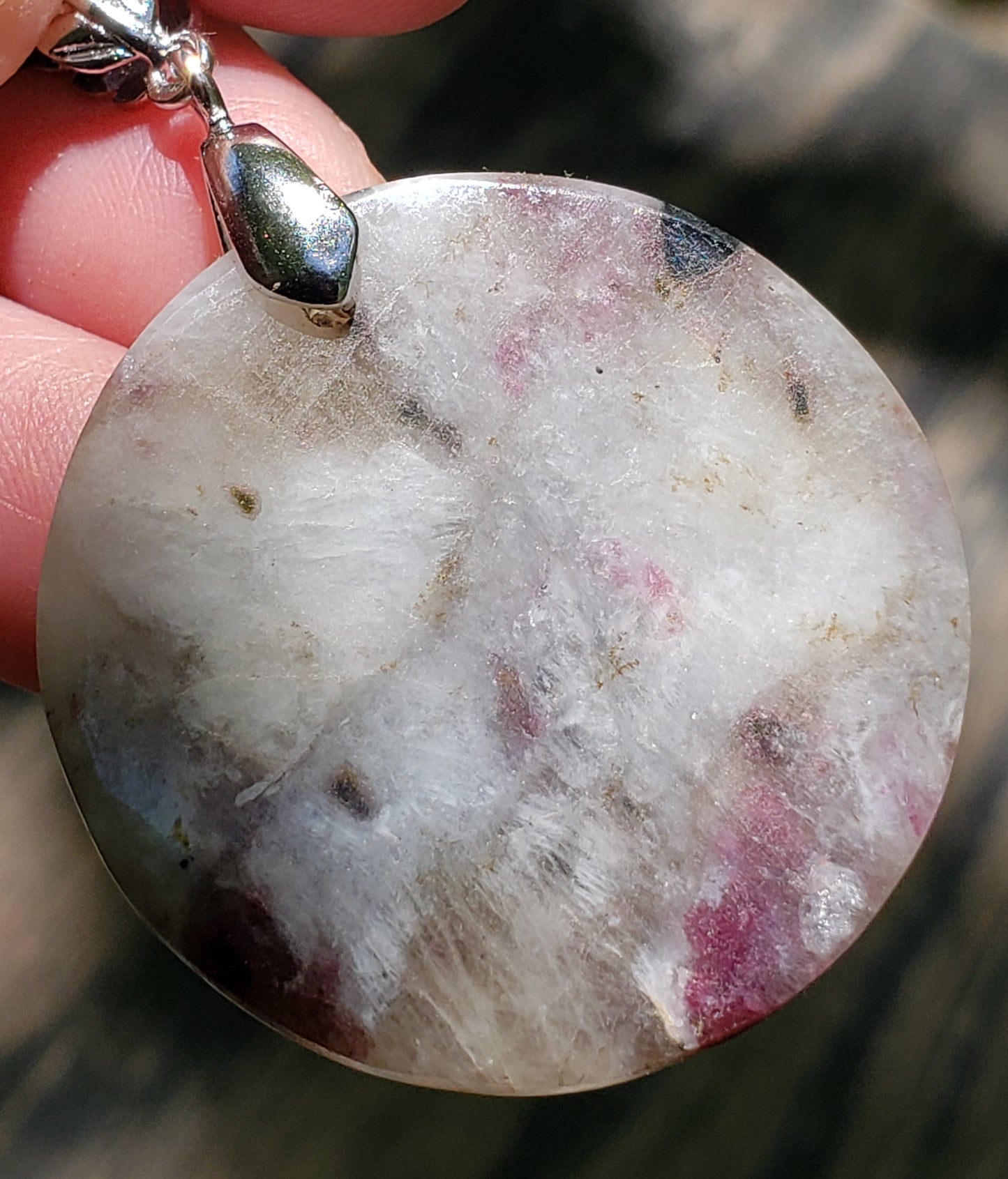 Mystery necklace with 33 mm round natural stone pendant back