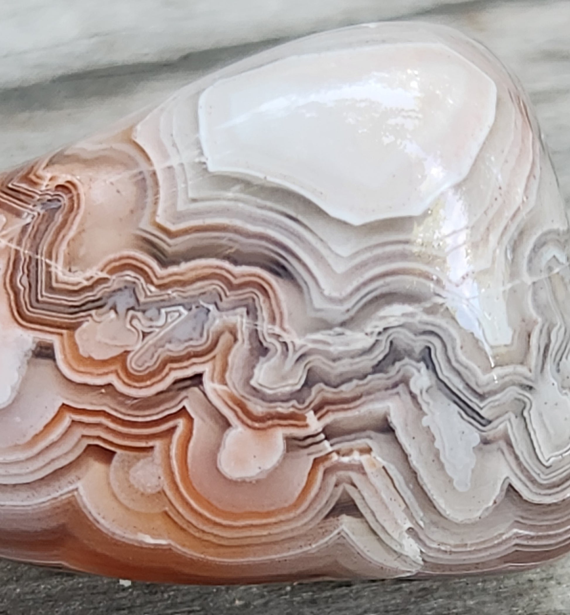 Natural banded agate suitable for collectors, TA356