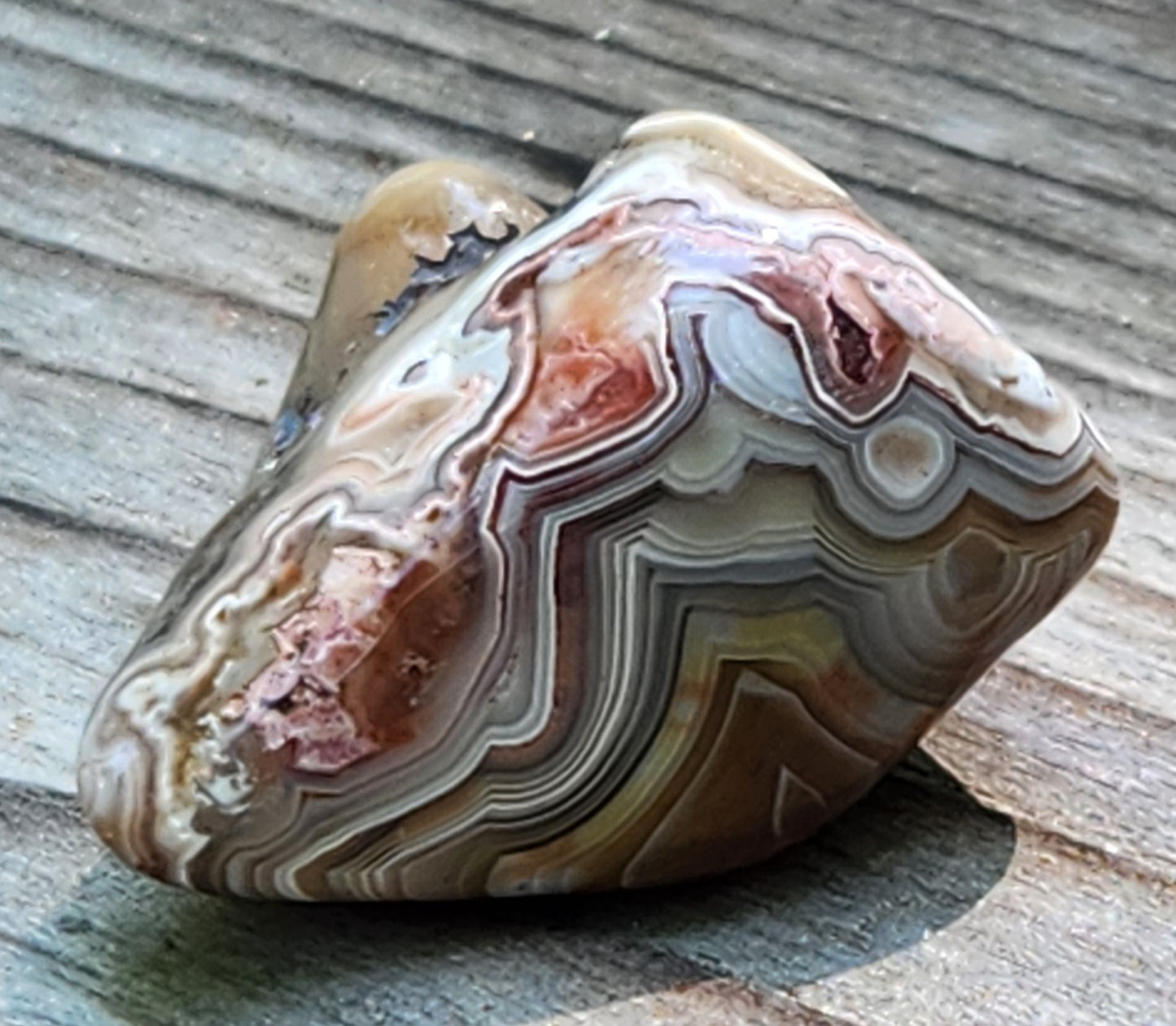 Natural banded agate suitable for collectors or decorative display, TA366