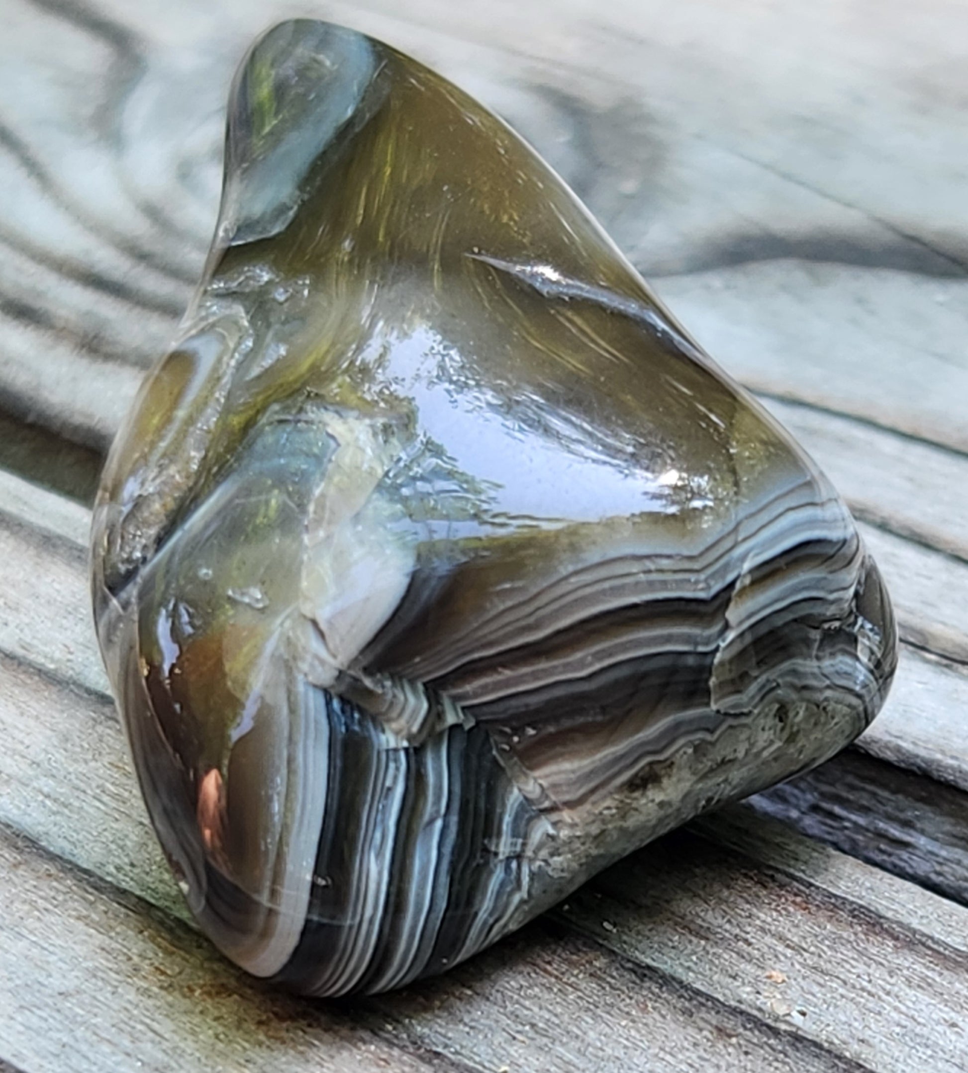 Natural banded agate suitable for collectors or decorative display, TA365