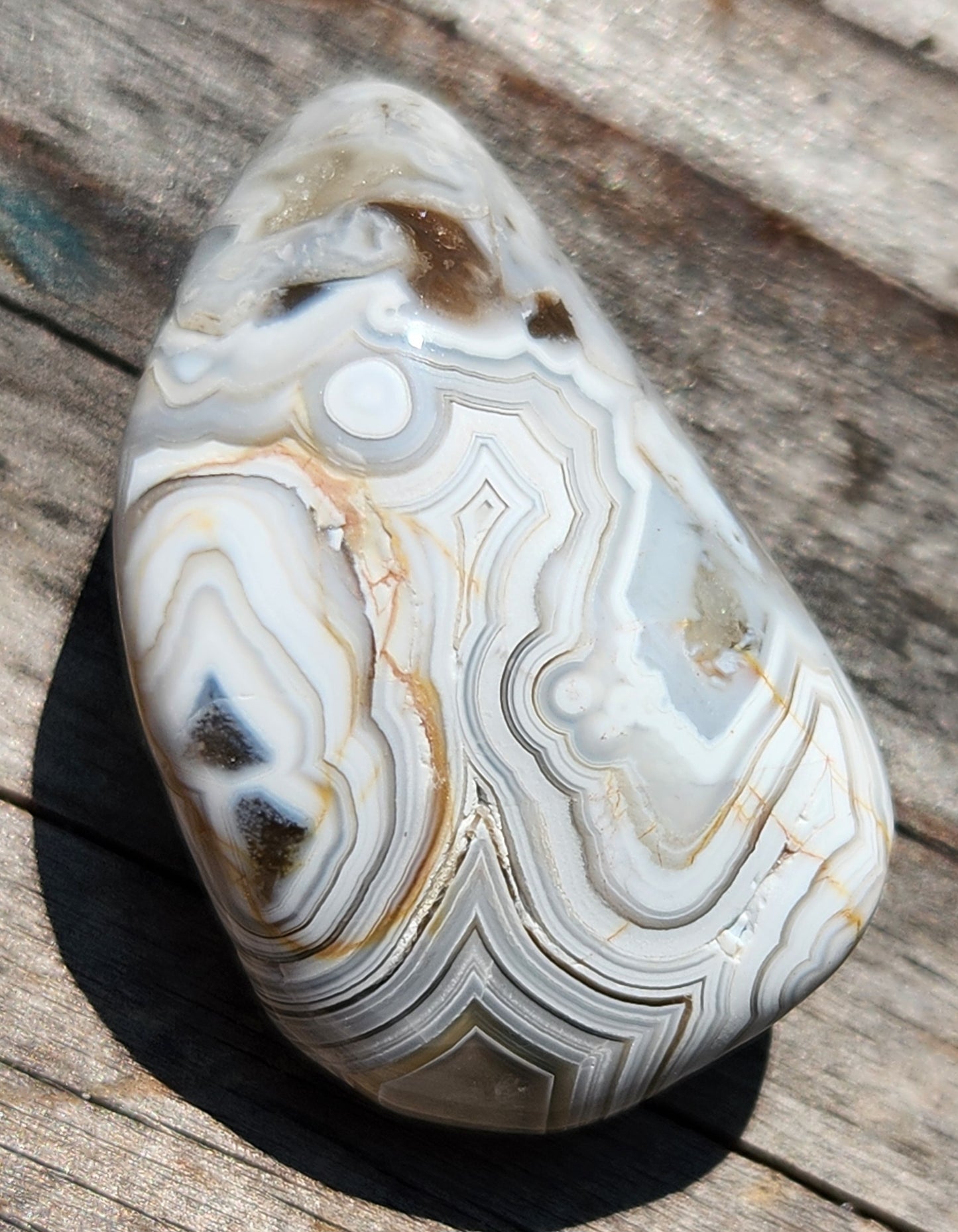 Natural banded agate suitable for collectors or decorative display, TA363