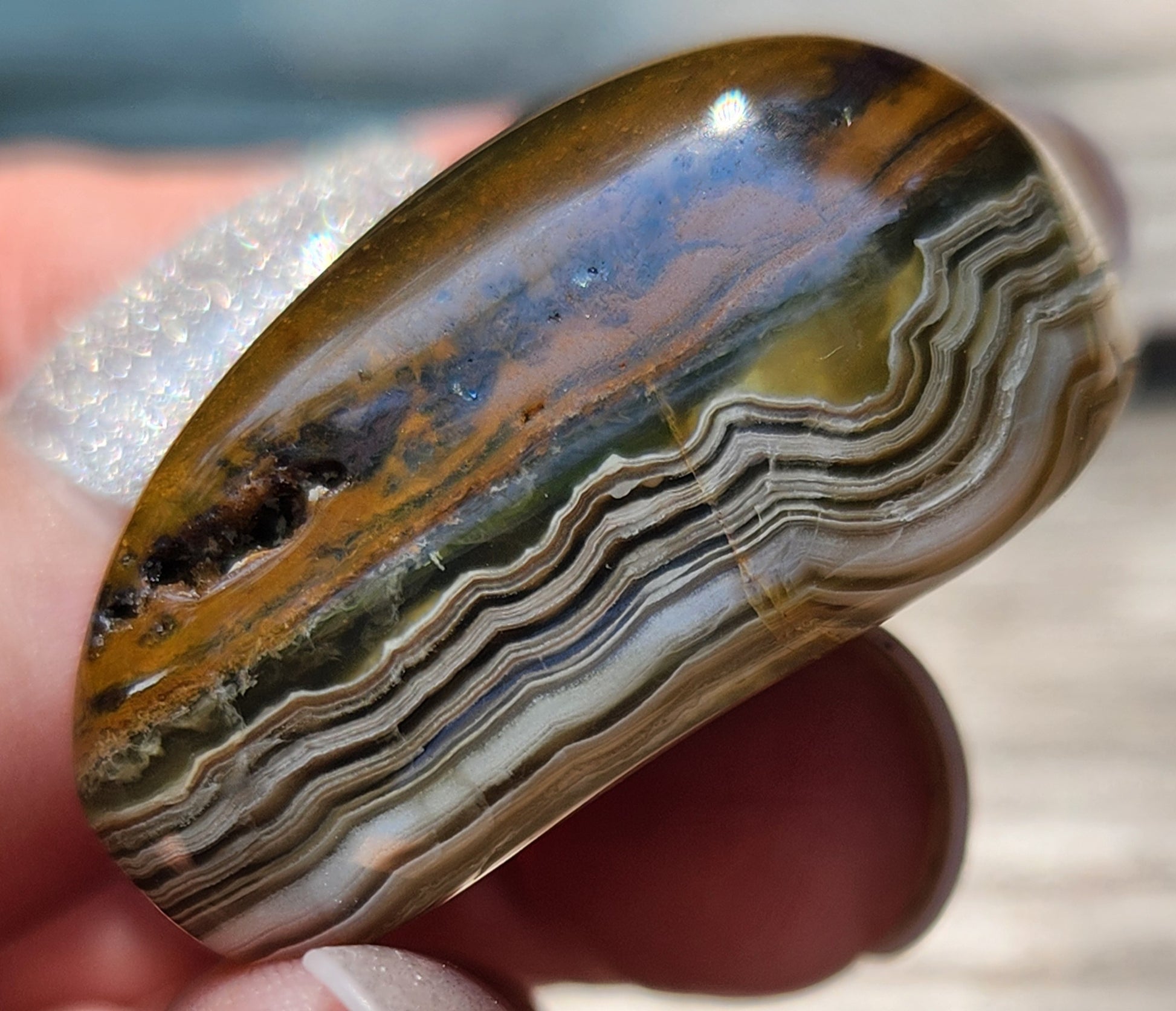 Natural banded agate suitable for collectors or decorative display, TA362