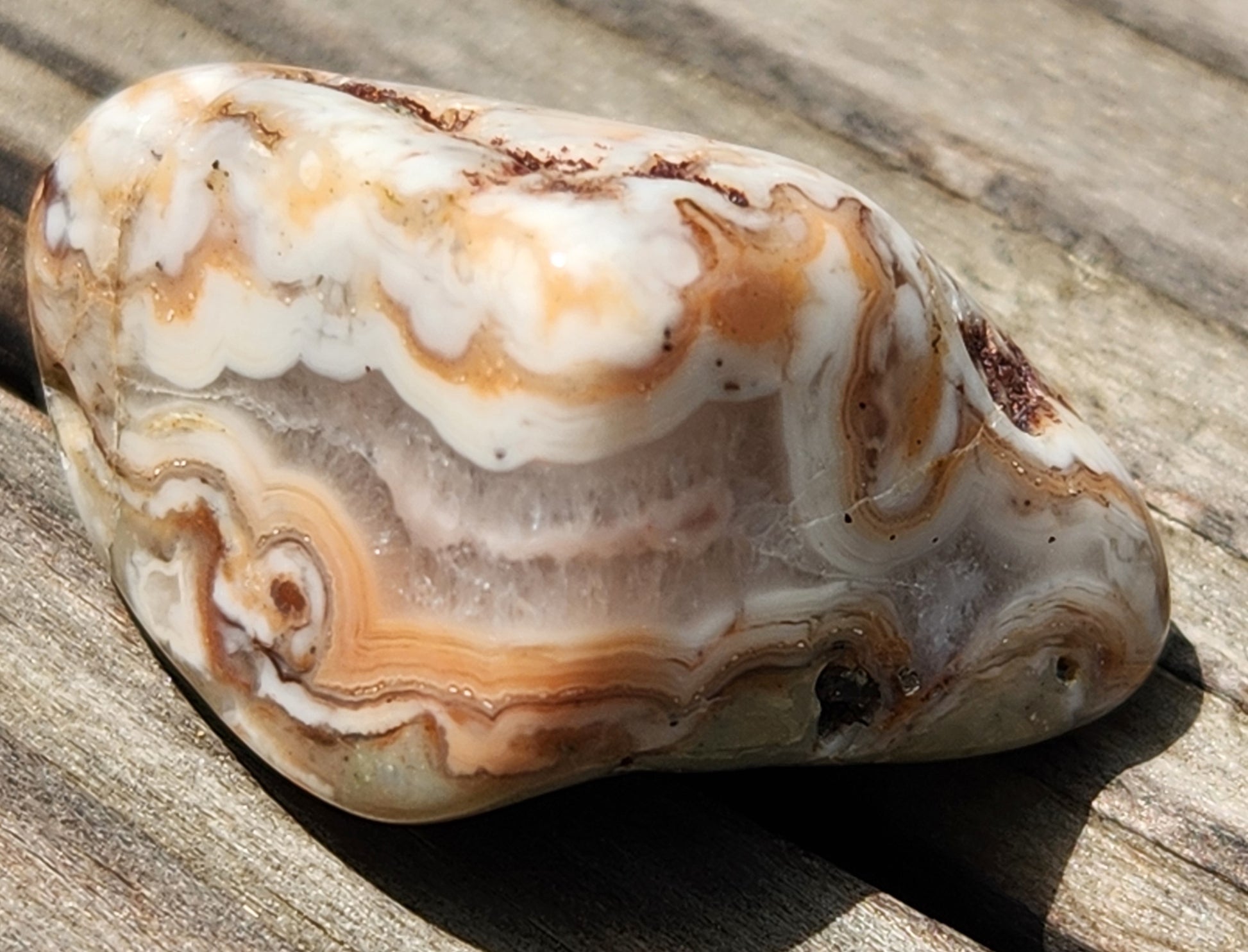 Mexican flow banded agate with cream layers TA275