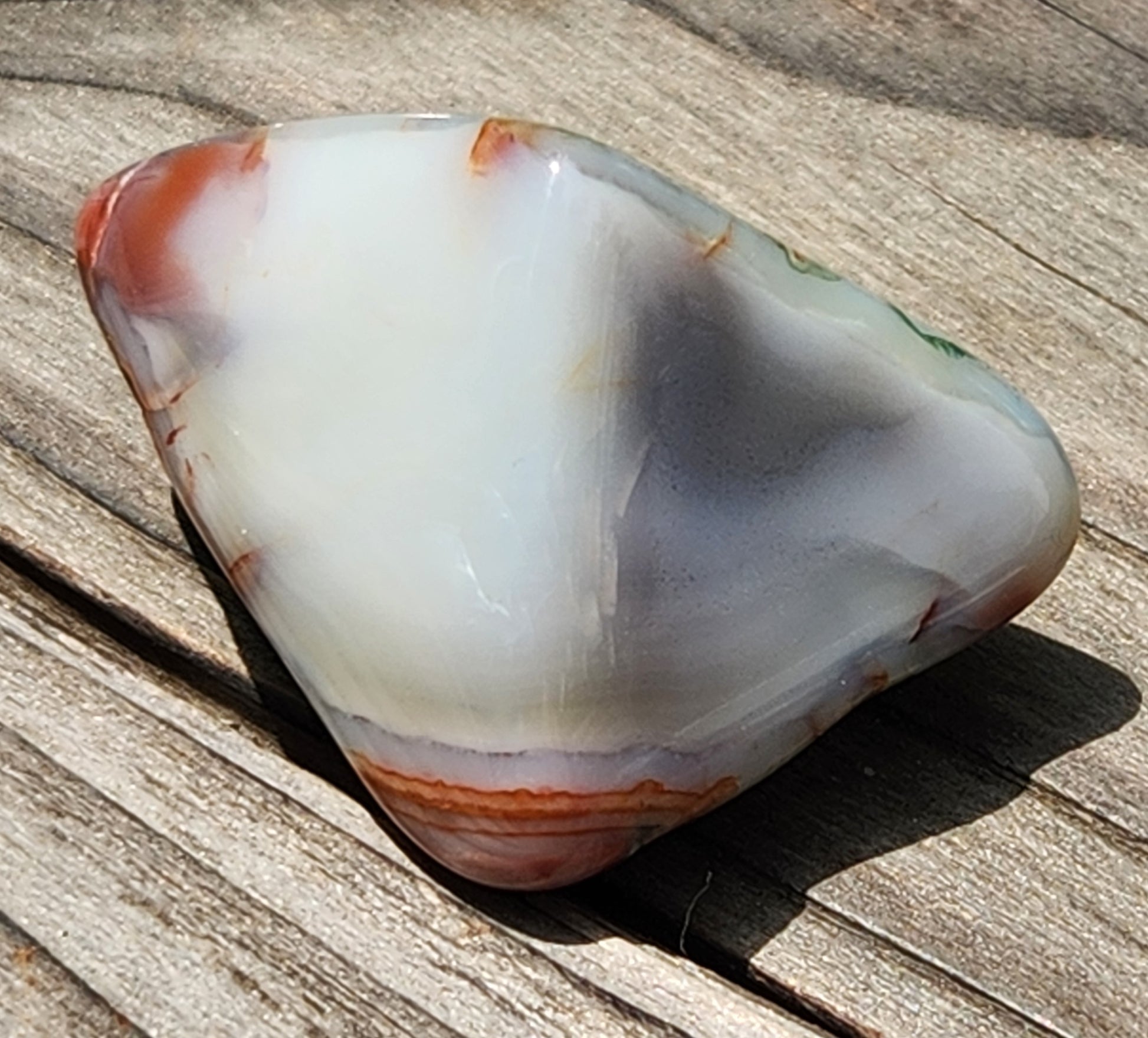 Polished inclusion bearing agate TA267