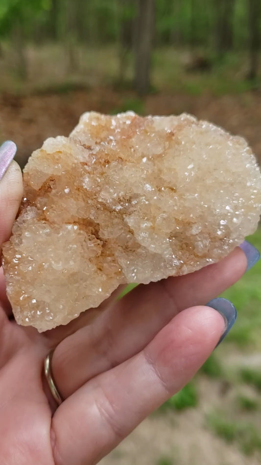 Quartz Crystal Druzy Druse on Lace Agate, Missouri, Champagne Color DR44