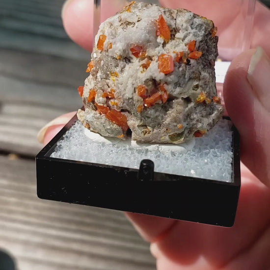 Red Cloud Wulfenite Perky Box Thumbnail Video sp232