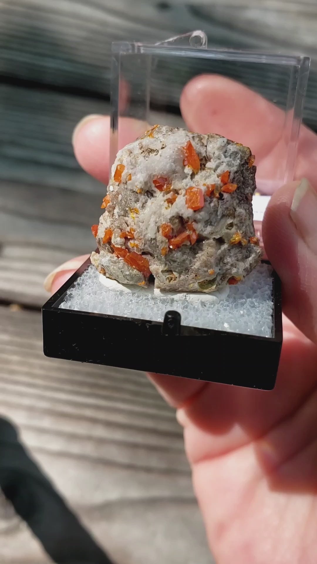 Red Cloud Wulfenite Perky Box Thumbnail Video sp232