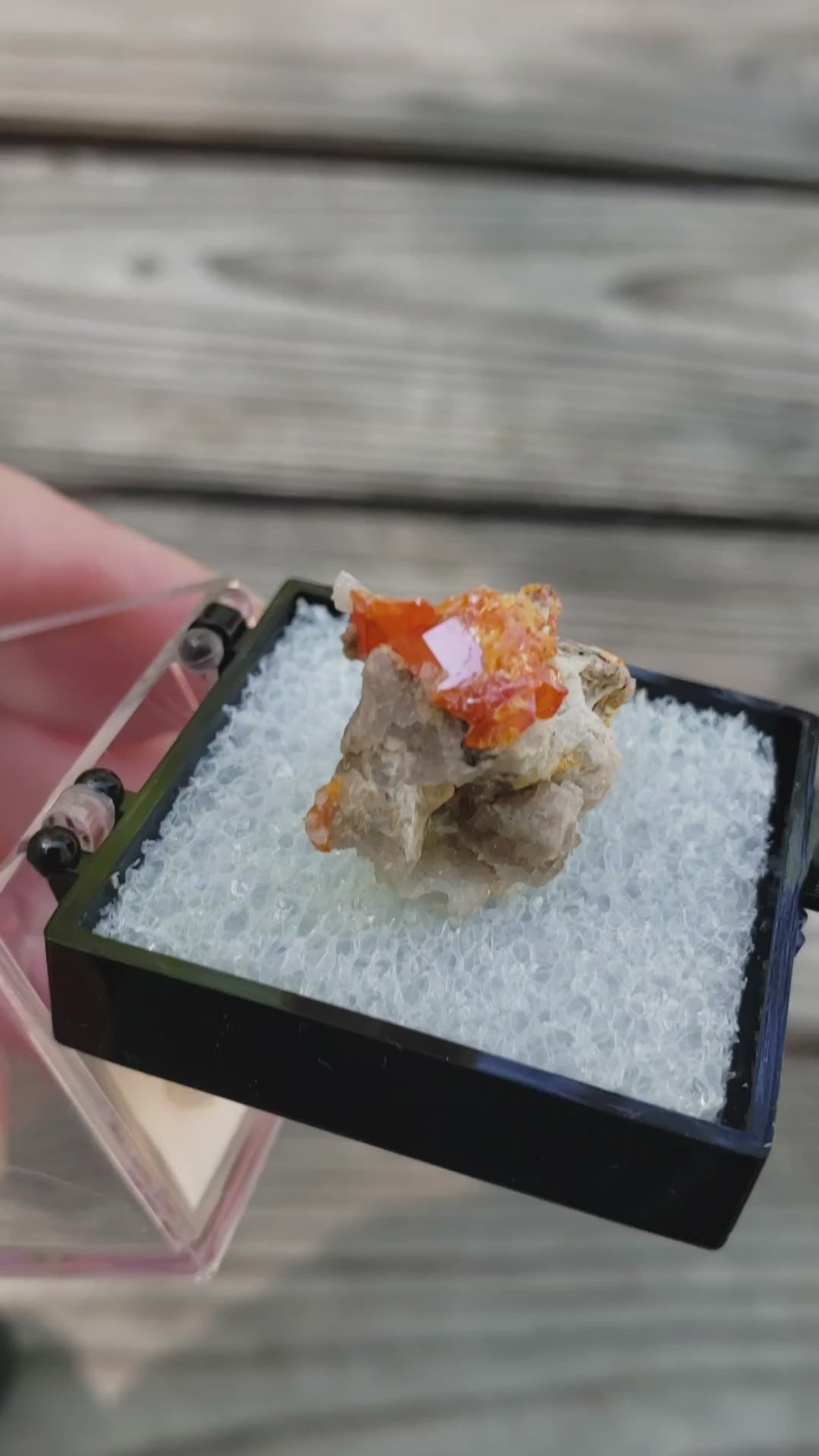 Red Cloud Wulfenite Perky Box Thumbnail Video sp230