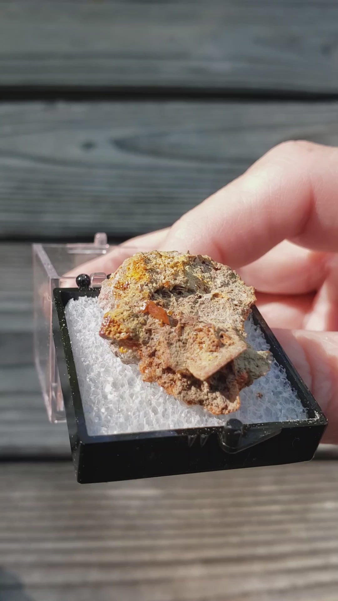 Red Cloud Wulfenite Perky Box Thumbnail Video sp225