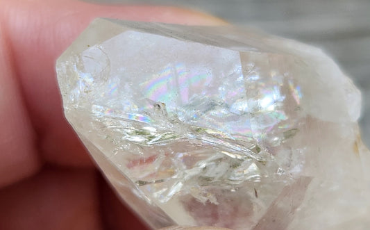 Quartz crystal point necklace with net macrame cord rainbow00