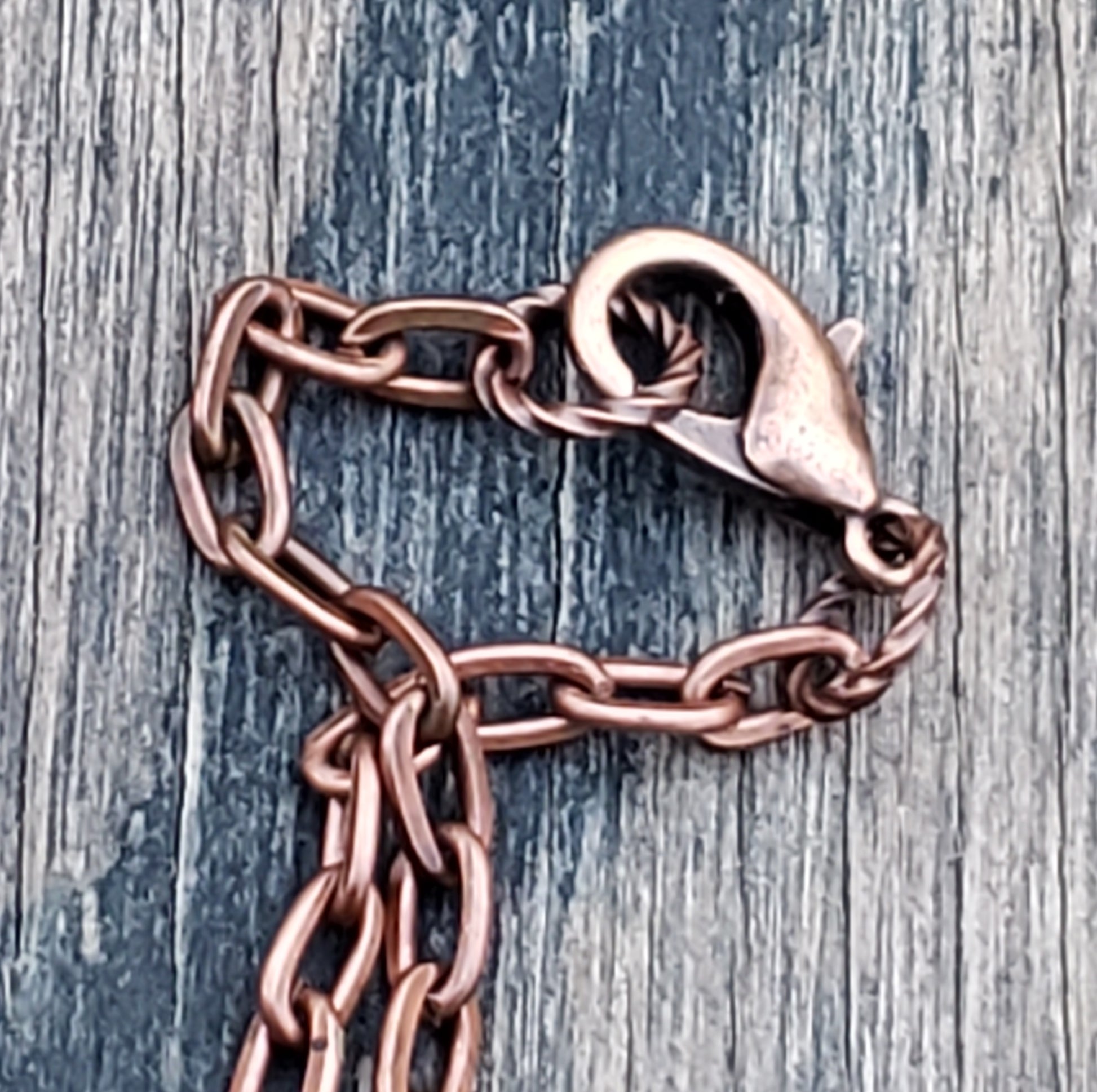 red copper color clasp