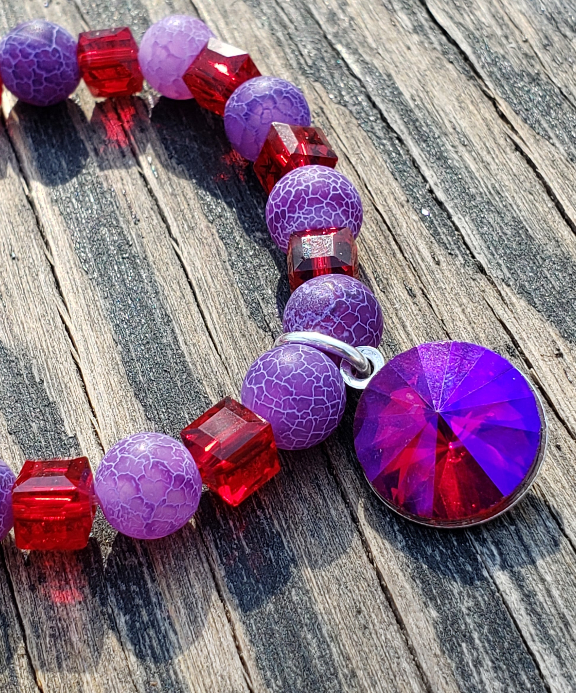 purple agate and red glass beaded stretch bracelet 