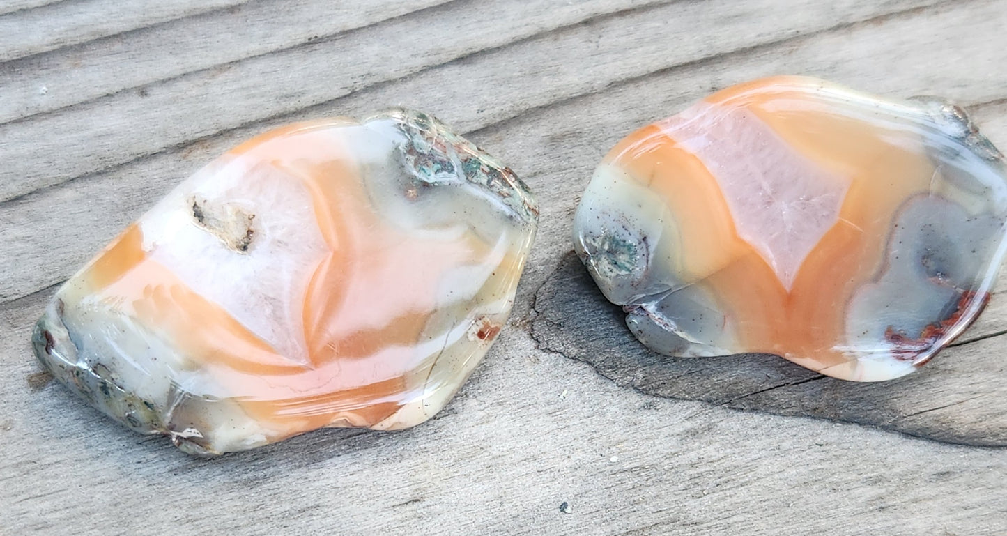 Mirrored banding detail on agate pair TA329