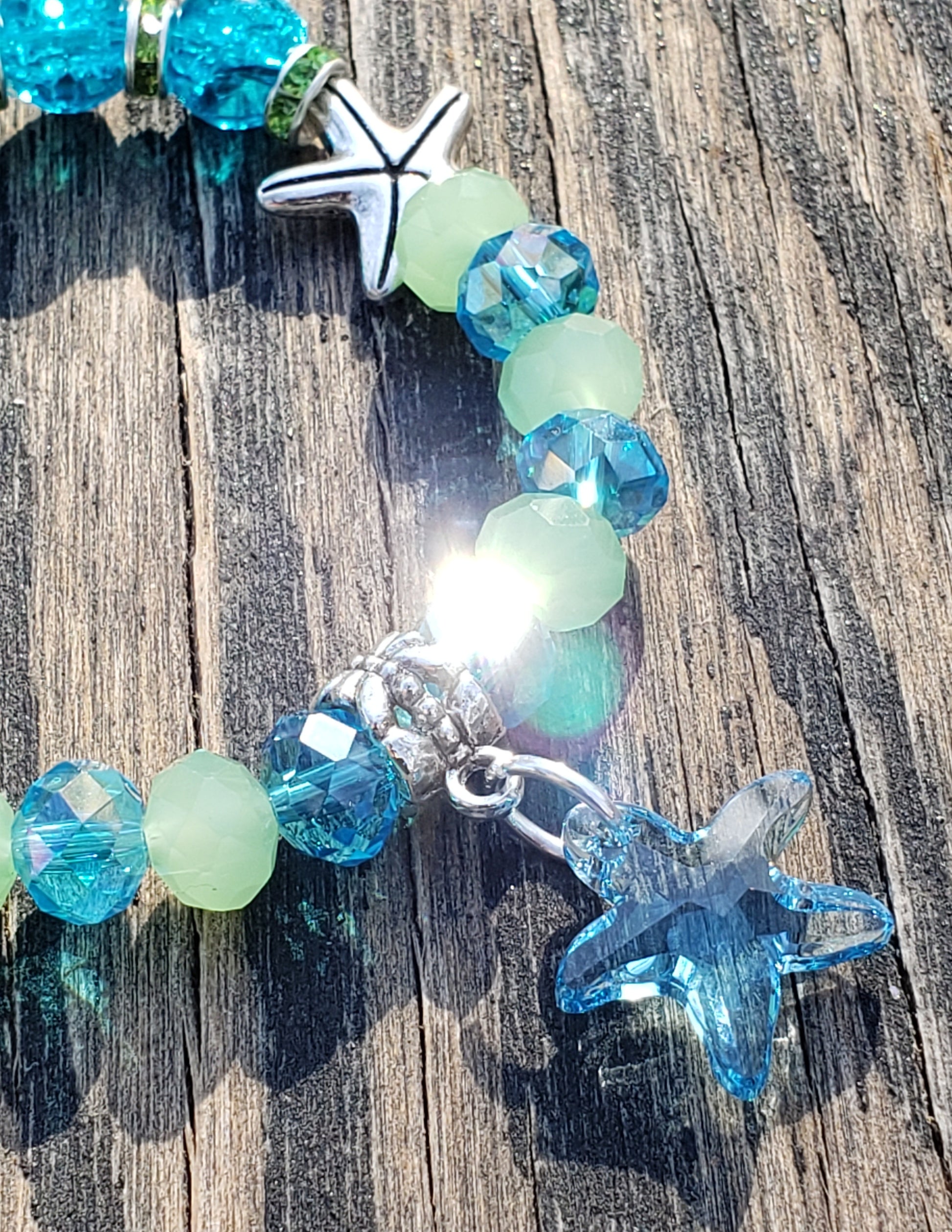 Turtles and Swarovski starfish stretch bracelet with glass beads shining