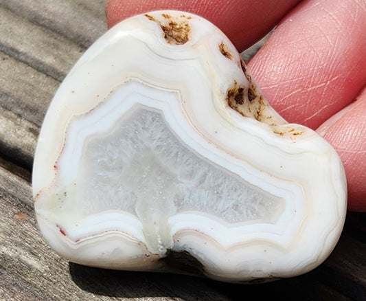 Mexican banded agate with white cathedral banding TA270